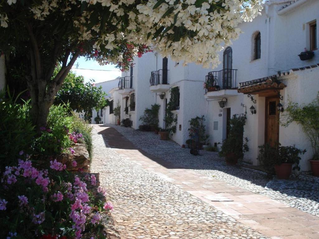 Apartamento Capistrano Village Nerja Ngoại thất bức ảnh